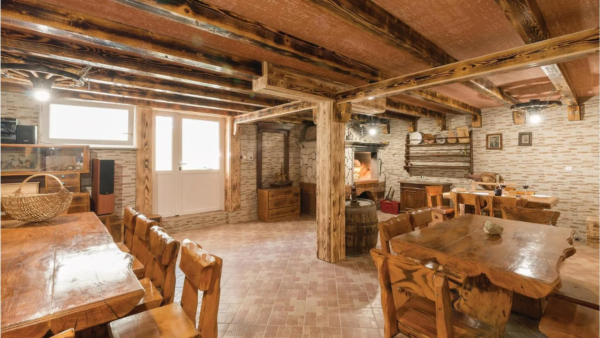 Gorgeous Apartment In Povljana