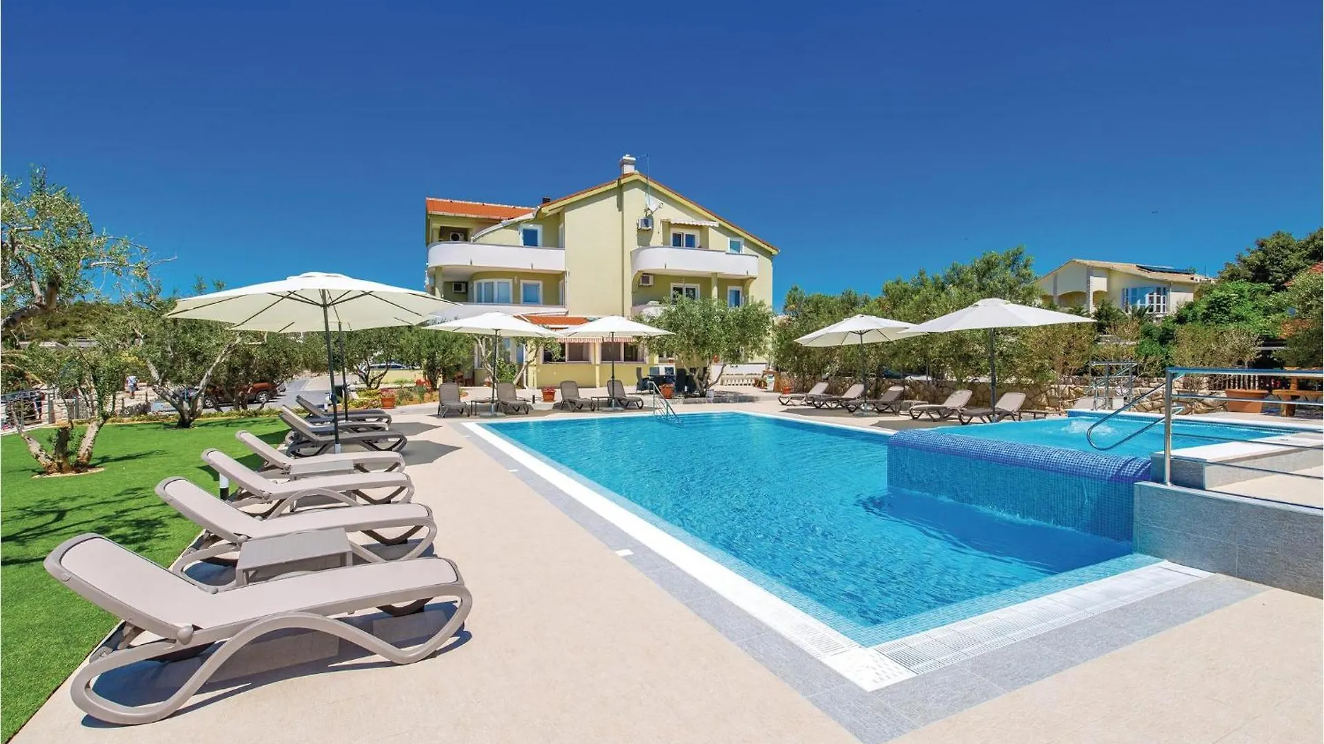 Gorgeous Apartment In Povljana Croatia
